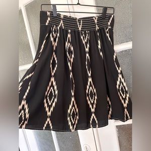 High rise mid length skirt size M full function buttons
